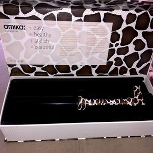 Amika Tourmaline clip free curler